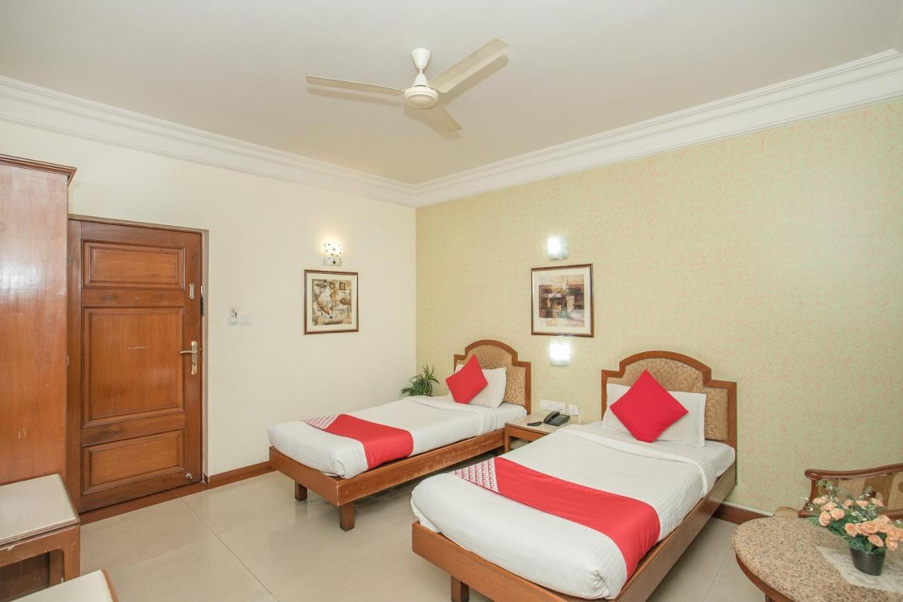 Oyo 579 Hotel Aab Bangalore Extérieur photo