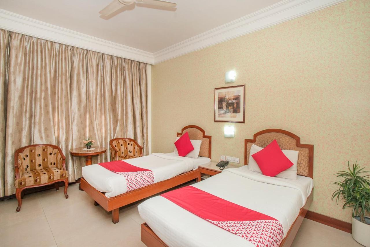 Oyo 579 Hotel Aab Bangalore Extérieur photo