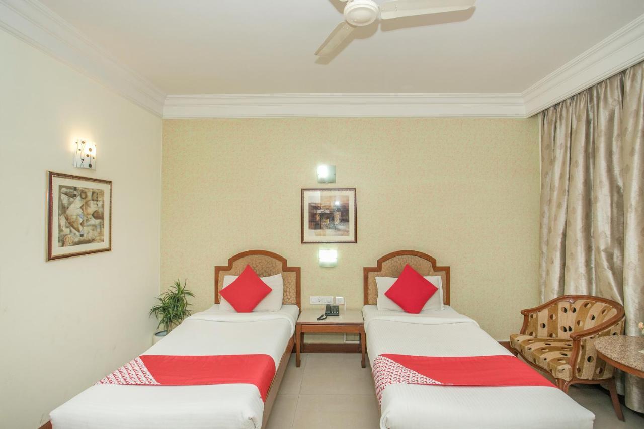 Oyo 579 Hotel Aab Bangalore Extérieur photo