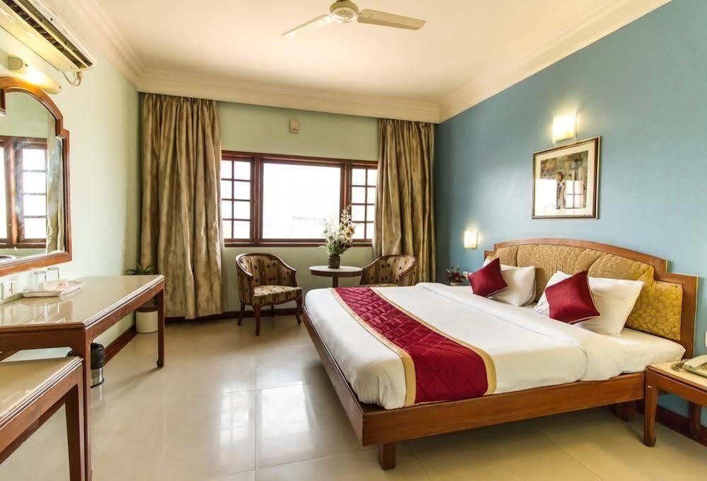 Oyo 579 Hotel Aab Bangalore Extérieur photo