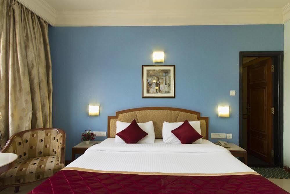 Oyo 579 Hotel Aab Bangalore Extérieur photo