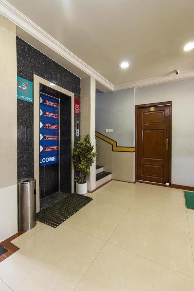 Oyo 579 Hotel Aab Bangalore Extérieur photo
